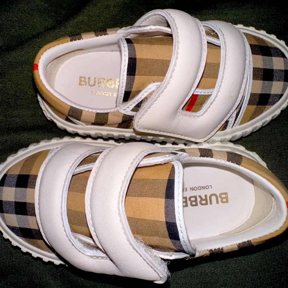 Burberry toddler strap sneakers